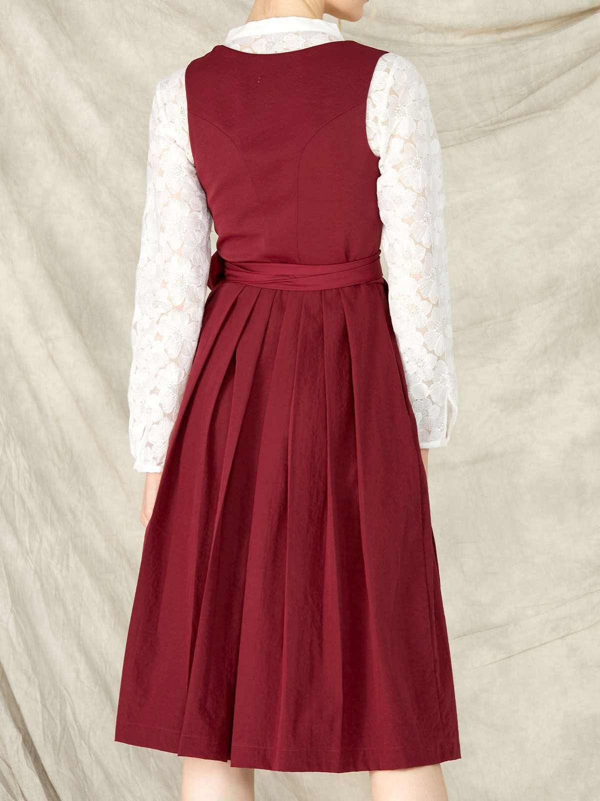 Moderne Dirndl-Bluse in Rot