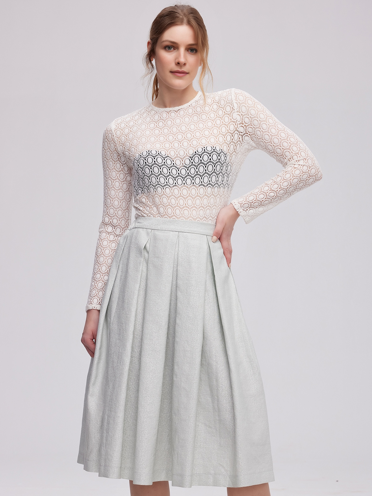 Traditionelles rotes Dirndl mit modernem Schnitt