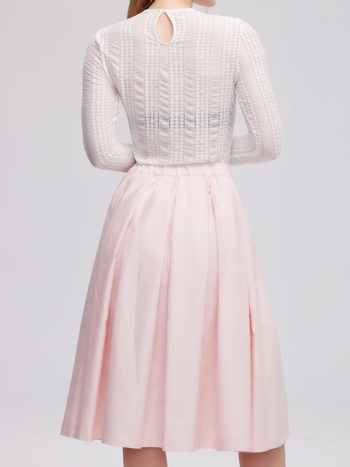 Dirndl Beige Samt in eleganter Ausführung