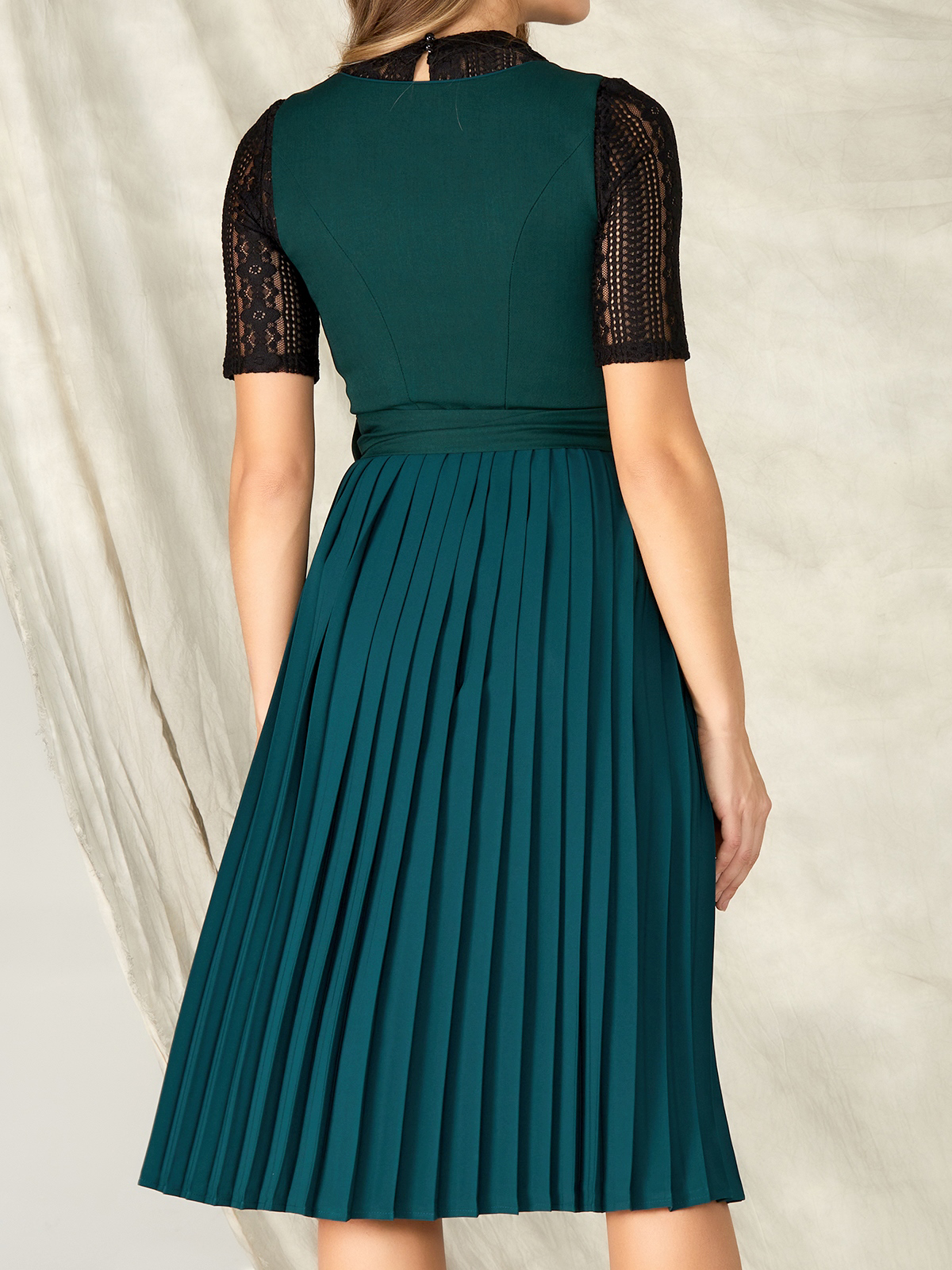 Moderne Dirndl-Kleider in Grün mit taillenbetonter Silhouette