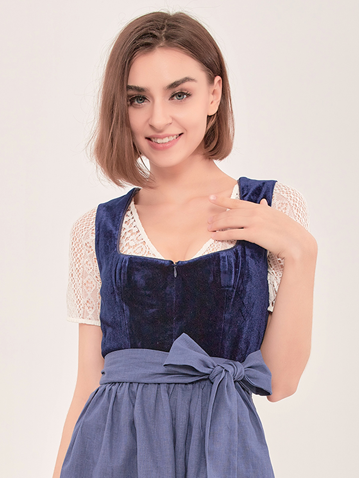 Schwarze Spitzen Dirndlbluse