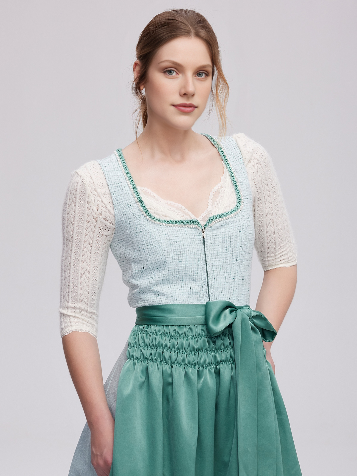 Braunes Dirndl mit modernem Chic