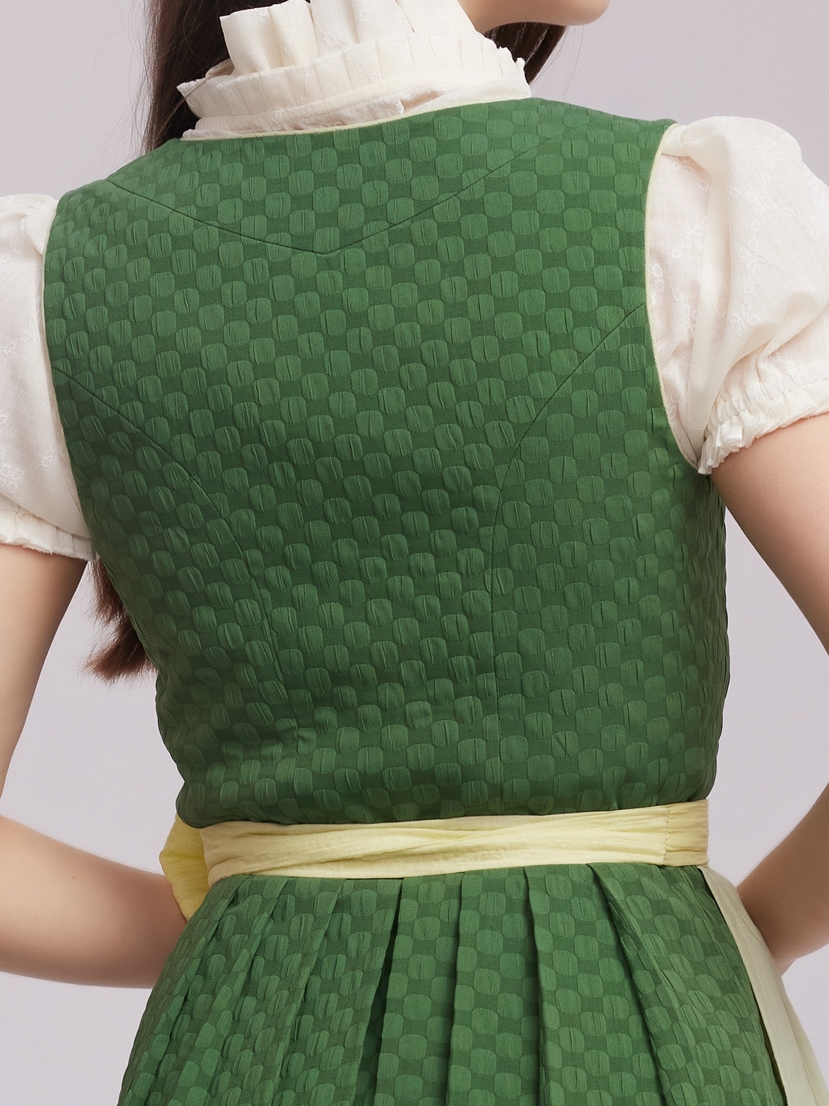 Dirndl in Grün mit perfekter Länge