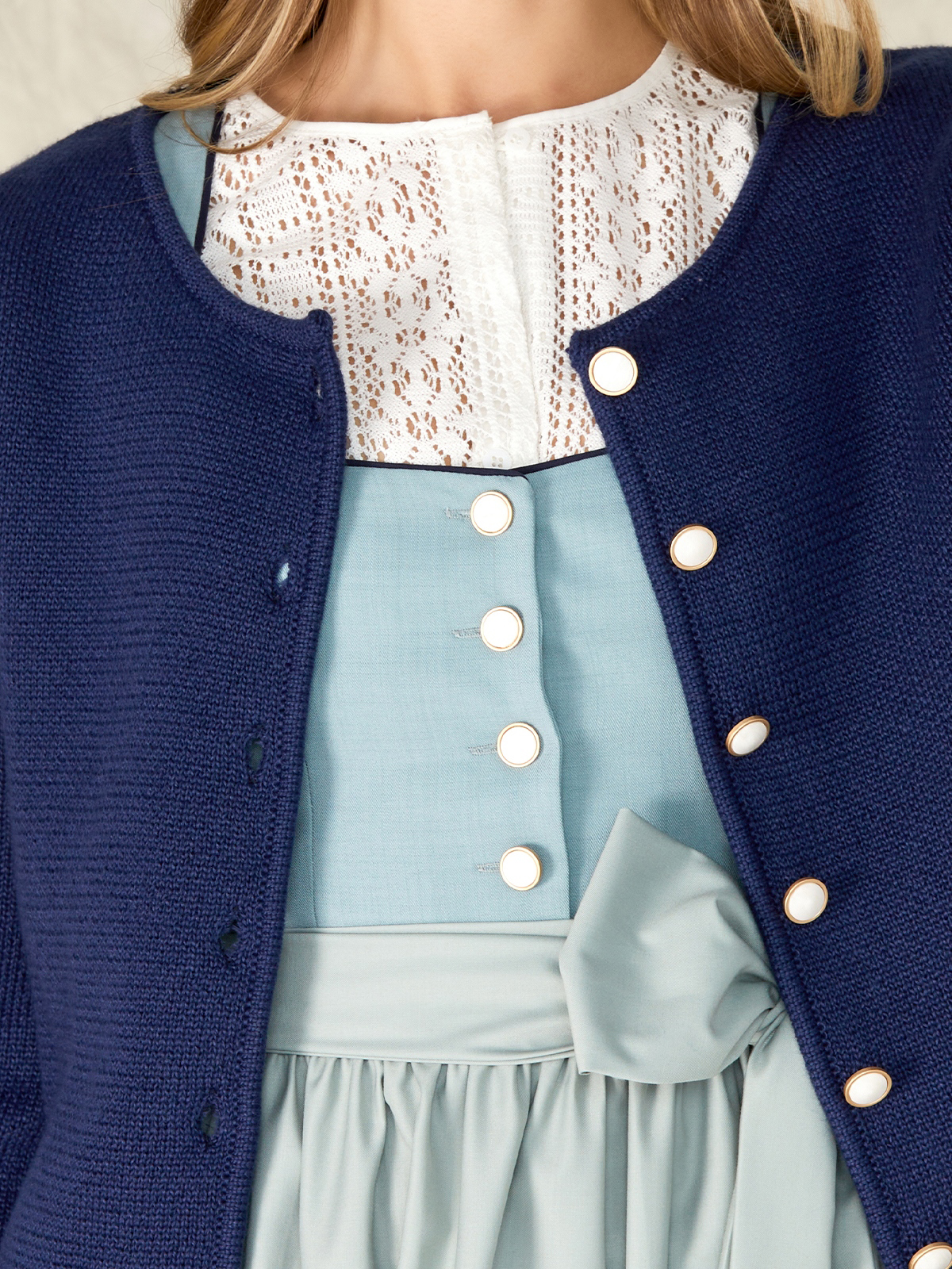 Dirndl in Marineblau – zeitlos und elegant